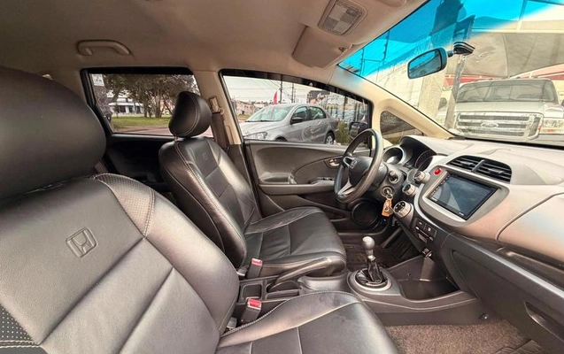 imagem-https://www.socarrao.com.br/sc-vehicle-images-prod/3046213/1786042008014-8348237_17_B_39473f8ec1.jpeg
