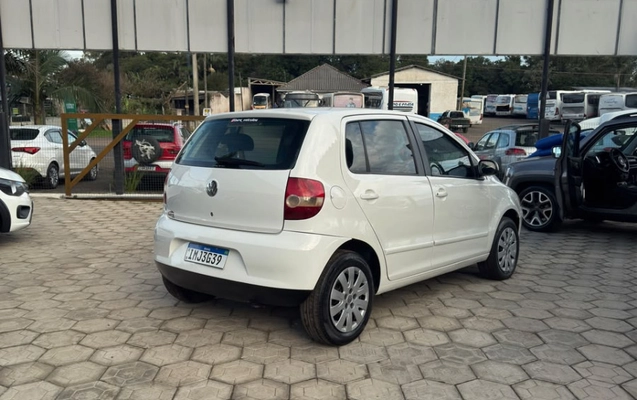 imagem-https://www.socarrao.com.br/sc-vehicle-images-prod/3046462/1785951437392-4vp3DzxkBi14yRTdujxAEe0PMQqBZn4Z.jpg
