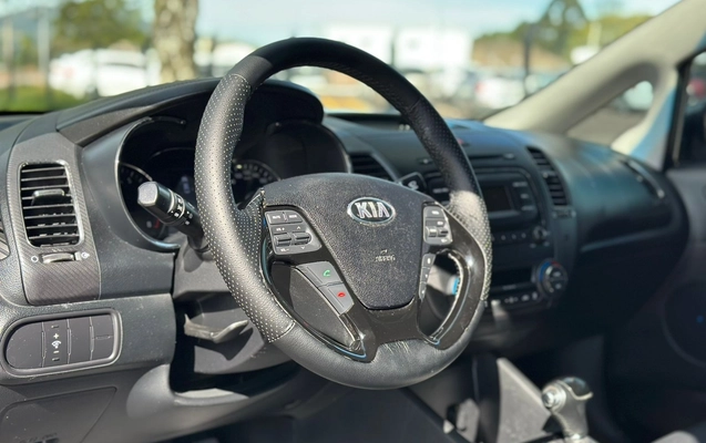 imagem-https://www.socarrao.com.br/sc-vehicle-images-prod/3046534/1785875492484-e4042ce3-8a4c-41a7-a7da-24ba1ba48f9b.jpg