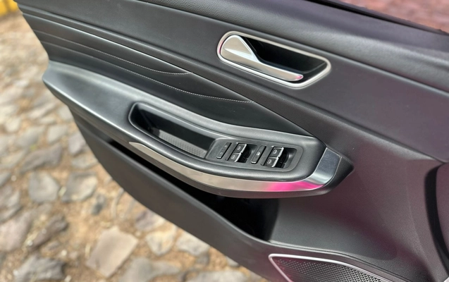 imagem-https://www.socarrao.com.br/sc-vehicle-images-prod/3046553/1785875629649-97e93999-7ba8-42f3-a0d4-1547f97d907f.jpg