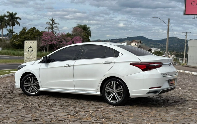 imagem-https://www.socarrao.com.br/sc-vehicle-images-prod/3046553/1785875629653-c14559b7-1f84-4bd6-8be8-543ee3b9ad7e.jpg