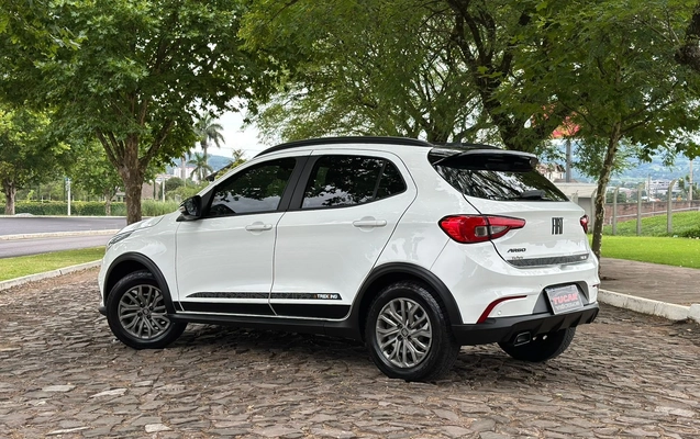 imagem-https://www.socarrao.com.br/sc-vehicle-images-prod/3046618/1785875916791-f7f0d500-a401-41cd-a3e1-66b2b9d1b592.jpg