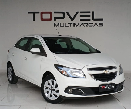 Chevrolet Onix 2015 Branco — foto 1 de 3