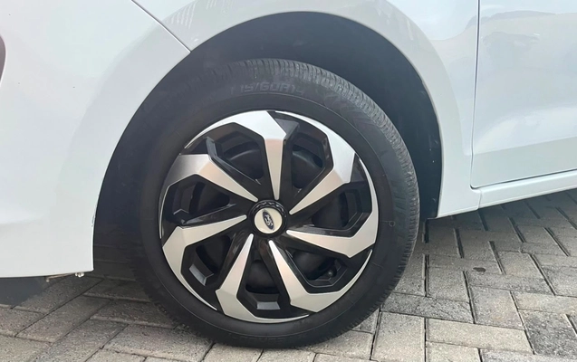 imagem-https://www.socarrao.com.br/sc-vehicle-images-prod/3047407/1785944932521-M2EyNmVhYzktYjE2Yi00ZTNkLTk3MDAtYmNhZjg0NjM1NTEzLmpwZWc.jpeg