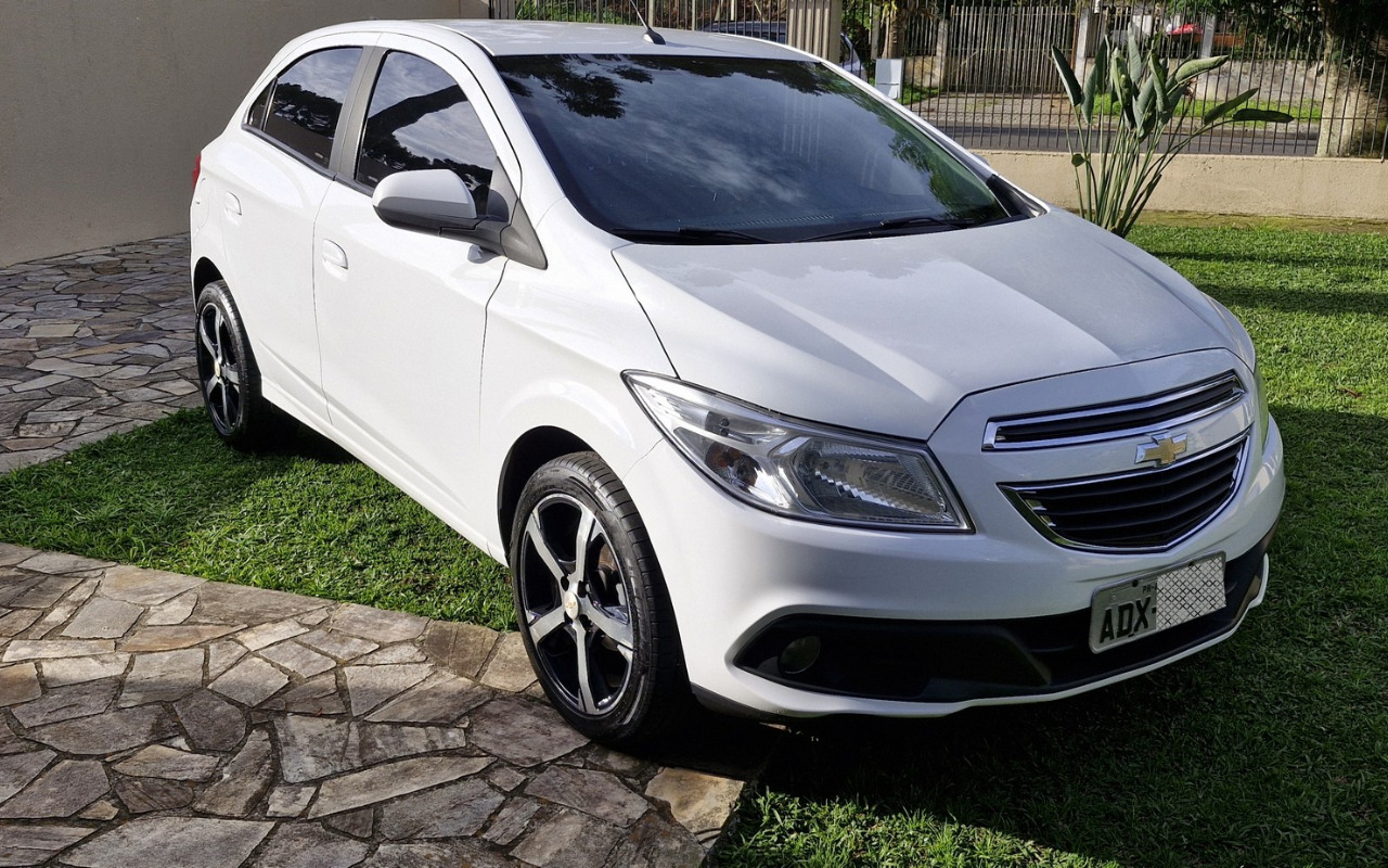 Chevrolet Onix 2013 Branco — foto 1 de 3