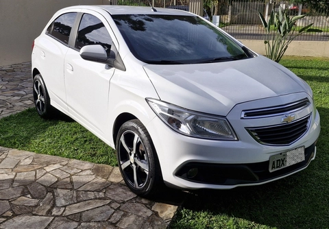 Chevrolet Onix 2013 Branco — foto 1 de 3