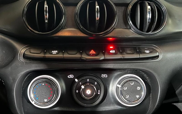 imagem-https://www.socarrao.com.br/sc-vehicle-images-prod/3048451/1788009584774-8340756_14_B_3f5782d9df.jpeg