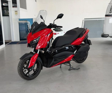 YAMAHA XMAX 250 ABS 2023 Vermelho — foto 1 de 3