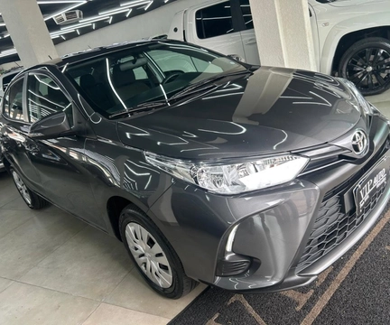 Toyota Yaris 2025 Cinza — foto 1 de 3