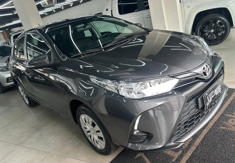 Toyota Yaris 2025 Cinza — foto 1 de 3