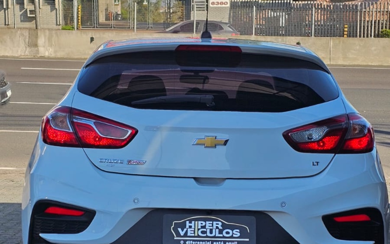 imagem-https://www.socarrao.com.br/sc-vehicle-images-prod/3058080/1785934222557-OTgzMDJmNjItYTk4Zi00OTFjLTg4MjUtNjc4ZGJjNjA2ODRkLmpwZw.jpg