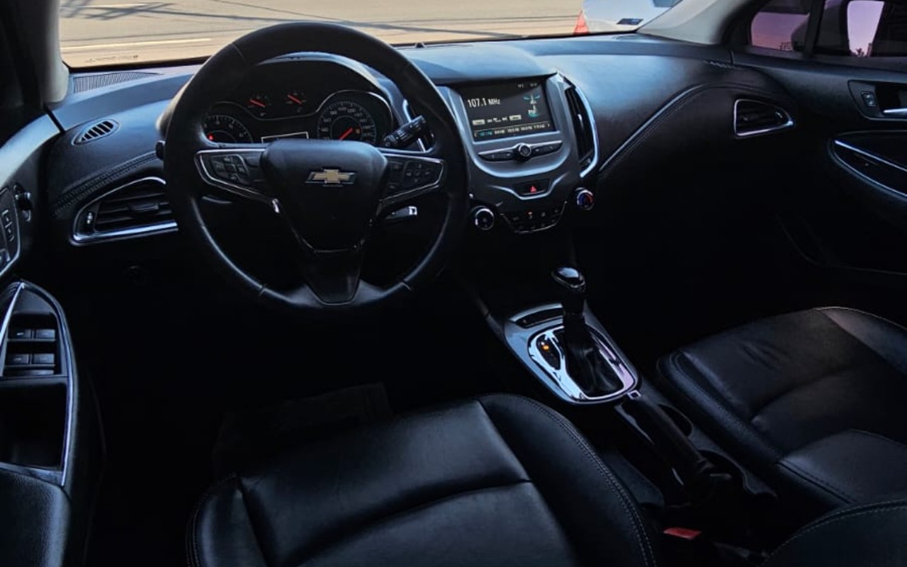 imagem-https://www.socarrao.com.br/sc-vehicle-images-prod/3058080/1785934222819-YzM3NDA5MzMtNmZiMi00ODc0LWE5ZjctNTI5ZDM1MzJmMTZhLmpwZw.jpg