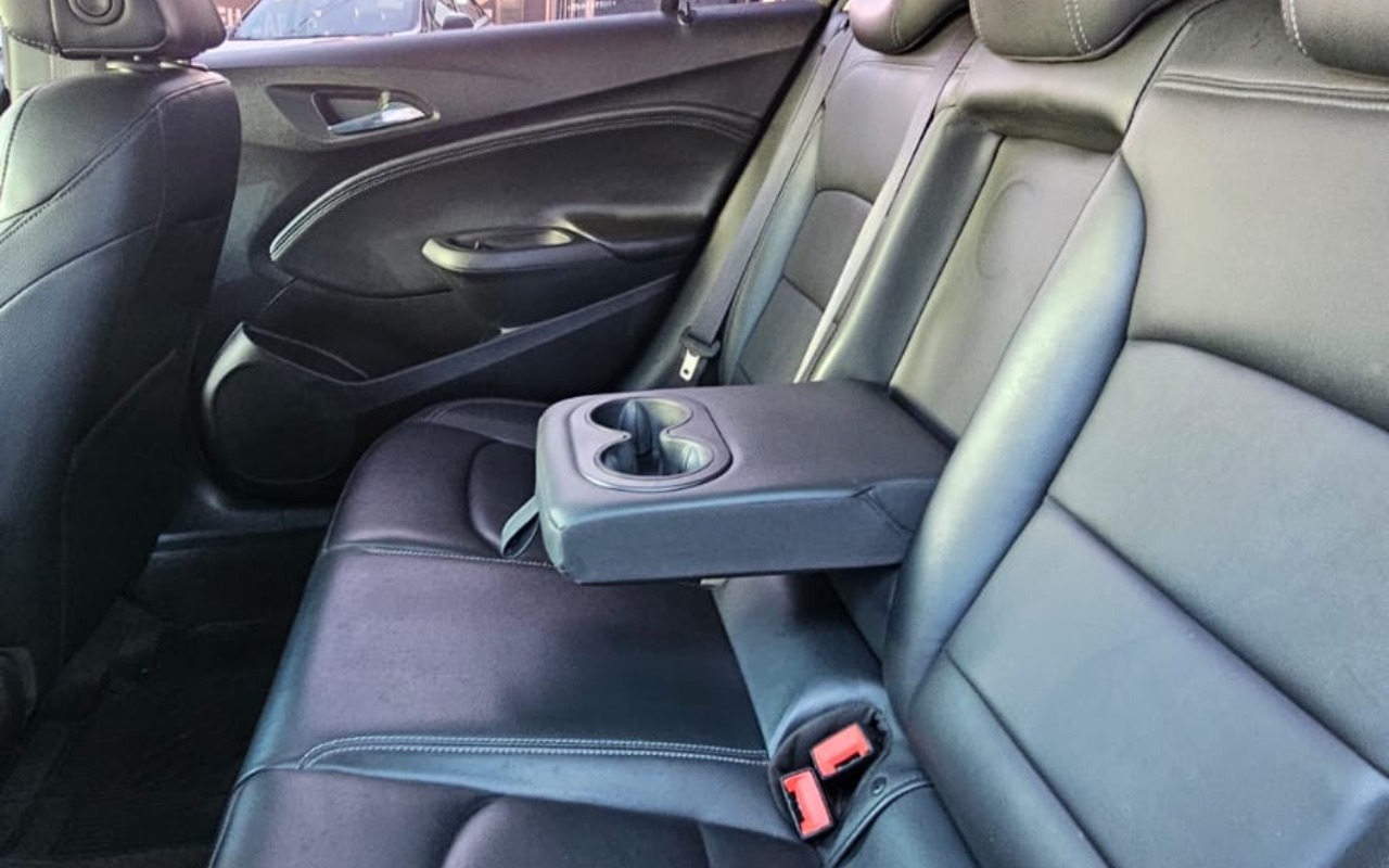 imagem-https://www.socarrao.com.br/sc-vehicle-images-prod/3058080/1785934222871-ZDNhNWUxNjYtZjMzNS00MGQ2LWExOTAtM2MwM2I4MDcyYWRiLmpwZw.jpg