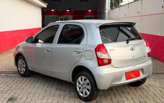 imagem-https://www.socarrao.com.br/sc-vehicle-images-prod/3058249/1790110105443-8349725_13_B_761219f2ff.jpeg