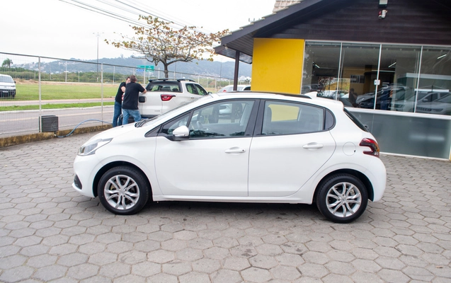 imagem-https://www.socarrao.com.br/sc-vehicle-images-prod/3058366/1787951001126-25ee2c02e5614bf8a1e5e37db9cbabc0_1787950896698.jpg