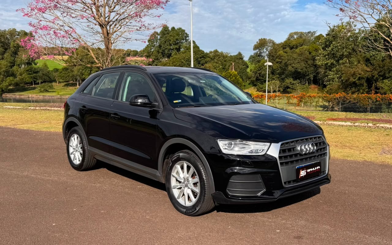 Audi Q3 2018 Preto — foto 1 de 3