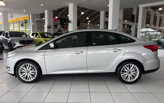 imagem-https://www.socarrao.com.br/sc-vehicle-images-prod/3058759/1785939327723-12_024004.jpg