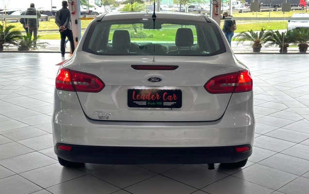 imagem-https://www.socarrao.com.br/sc-vehicle-images-prod/3058759/1785939327729-17_024004.jpg