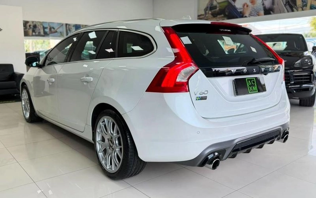 imagem-https://www.socarrao.com.br/sc-vehicle-images-prod/3058796/1789042430069-8350276_5_B_55303c03dd.jpeg