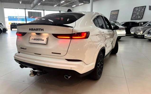 imagem-https://www.socarrao.com.br/sc-vehicle-images-prod/3059026/1789051872152-8350362_6_B_a0105852d3.jpeg