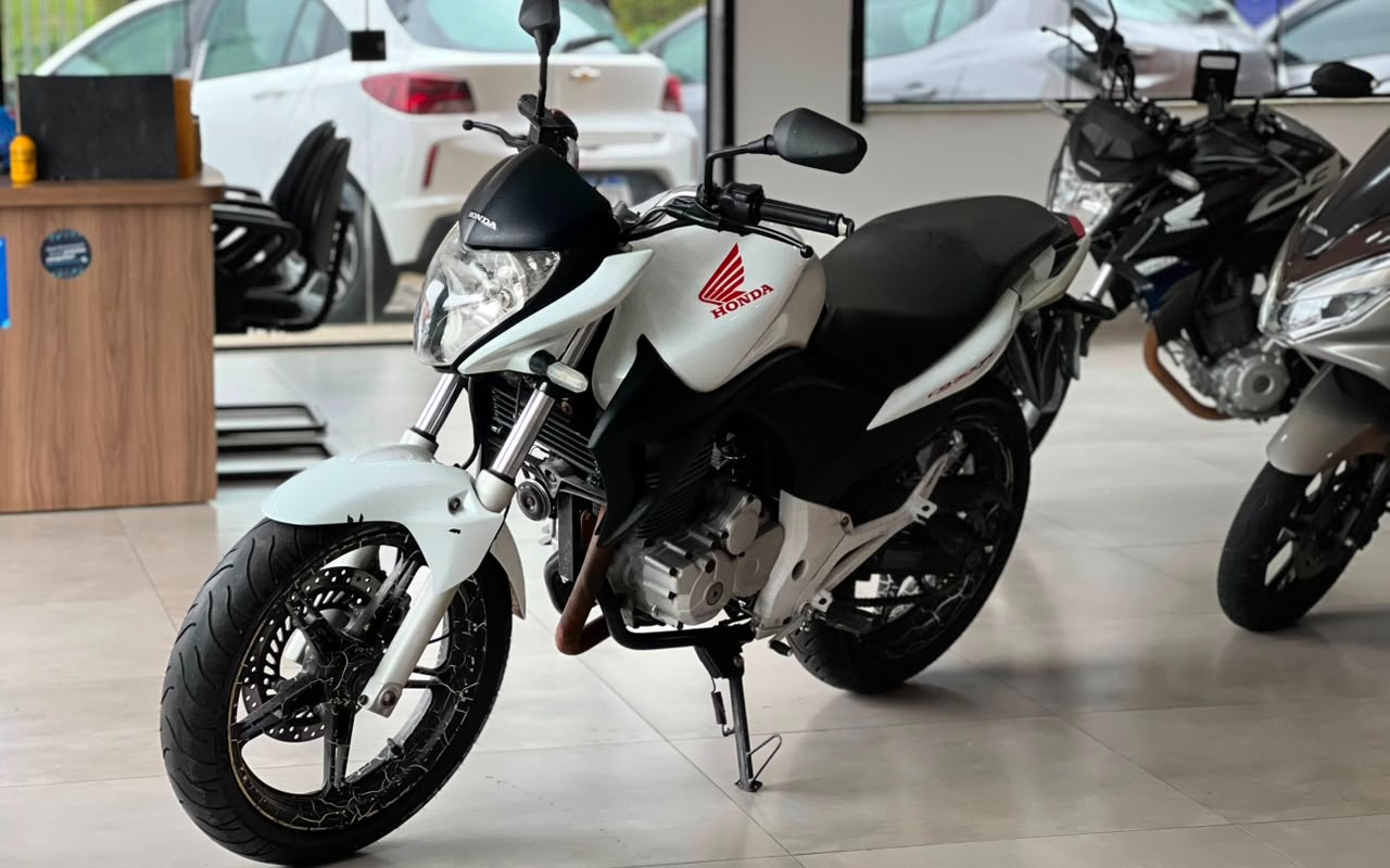 Honda CB 300R/ 300R FLEX 2012 Branco — foto 1 de 3