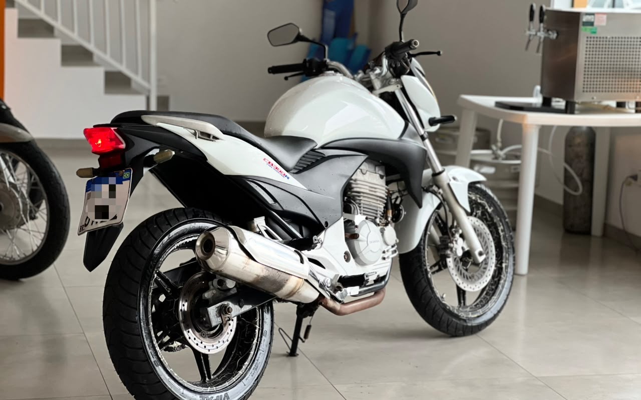 imagem-https://www.socarrao.com.br/sc-vehicle-images-prod/3059078/1785940482557-V2hhdHNBcHAgSW1hZ2UgMjAyNi0wOC0wNSBhdCAxMS4yNC4zNyAoMikuanBlZw.jpeg