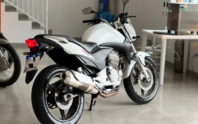 imagem-https://www.socarrao.com.br/sc-vehicle-images-prod/3059078/1785940482557-V2hhdHNBcHAgSW1hZ2UgMjAyNi0wOC0wNSBhdCAxMS4yNC4zNyAoMikuanBlZw.jpeg