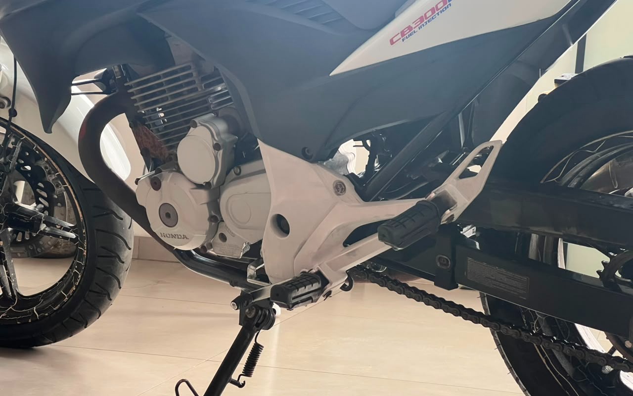 imagem-https://www.socarrao.com.br/sc-vehicle-images-prod/3059078/1785940482994-V2hhdHNBcHAgSW1hZ2UgMjAyNi0wOC0wNSBhdCAxMS4yNC4zOSAoMSkuanBlZw.jpeg