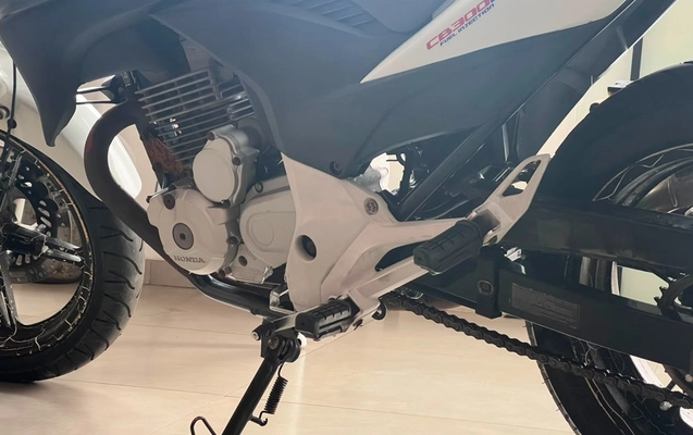 imagem-https://www.socarrao.com.br/sc-vehicle-images-prod/3059078/1785940482994-V2hhdHNBcHAgSW1hZ2UgMjAyNi0wOC0wNSBhdCAxMS4yNC4zOSAoMSkuanBlZw.jpeg