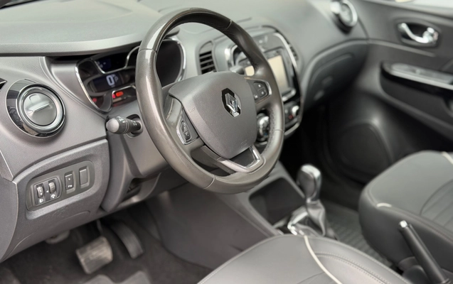 imagem-https://www.socarrao.com.br/sc-vehicle-images-prod/3059337/1785942000507-cae7f23b-addd-4433-9e2e-21dcabf10706.jpg