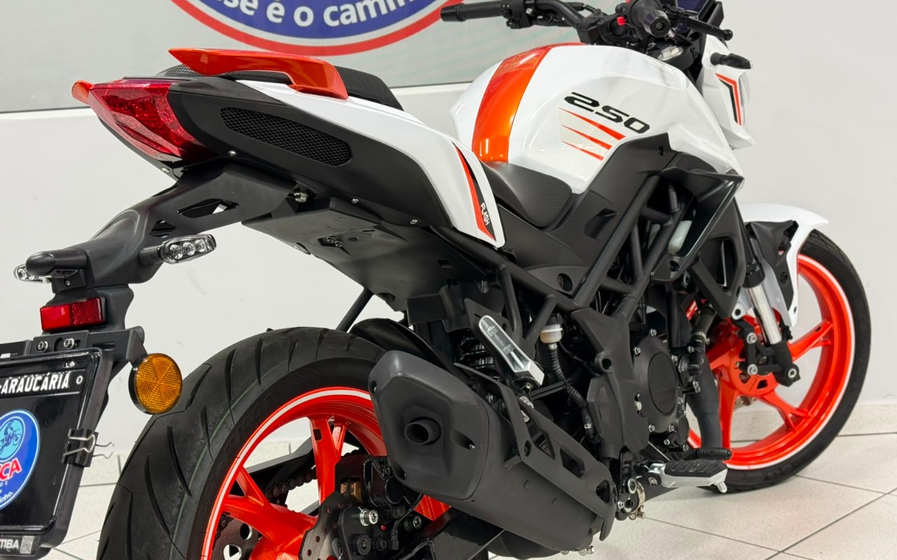 imagem-https://www.socarrao.com.br/sc-vehicle-images-prod/3060011/1785943775533-V2hhdHNBcHAgSW1hZ2UgMjAyNi0wOC0wNSBhdCAxMS40OC4zNyAoMykuanBlZw.jpeg