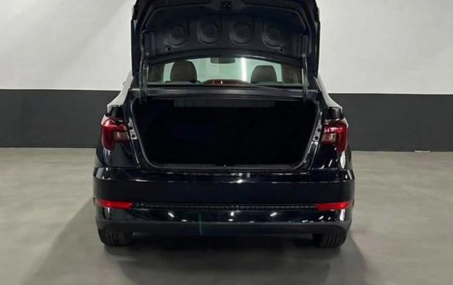 imagem-https://www.socarrao.com.br/sc-vehicle-images-prod/3062174/1785949042540-ODMyMjk1NV8xMF9CX2Y1NjQyNWNiOTYuanBlZw.jpeg