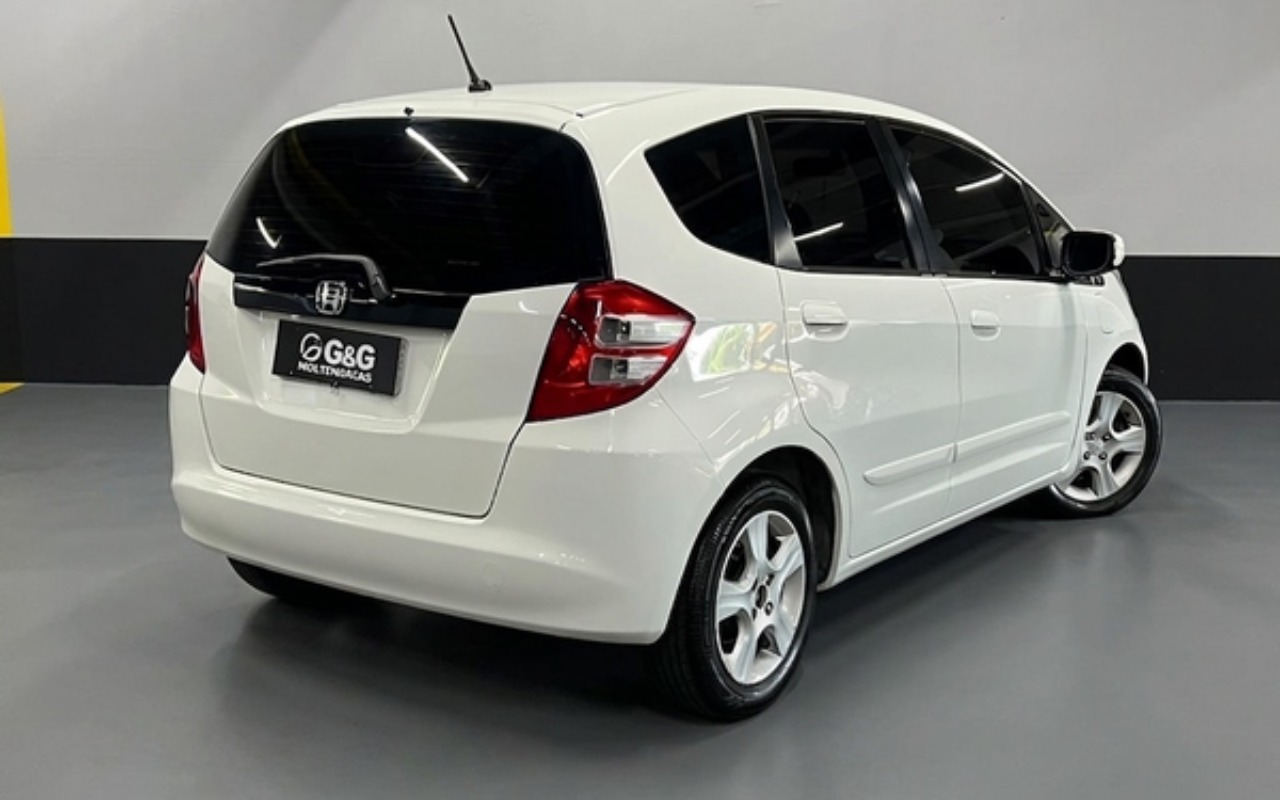 imagem-https://www.socarrao.com.br/sc-vehicle-images-prod/3062396/1785949564200-ODI3MDA3OV8yX0JfMDg5YzVhZGM5ZC5wbmc.png