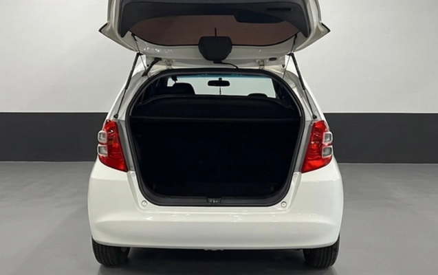 imagem-https://www.socarrao.com.br/sc-vehicle-images-prod/3062396/1785949564291-ODI3MDA3OV8zX0JfMjc2YjYwZjNlMy5wbmc.png