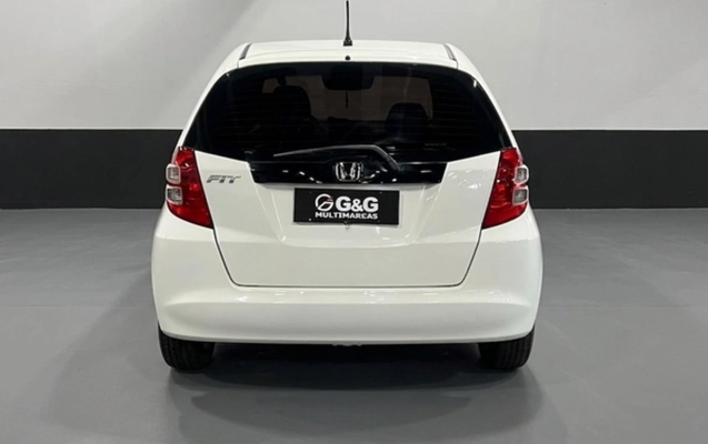 imagem-https://www.socarrao.com.br/sc-vehicle-images-prod/3062396/1785949564343-ODI3MDA3OV80X0JfYTBkMmRmMWFmMi5wbmc.png
