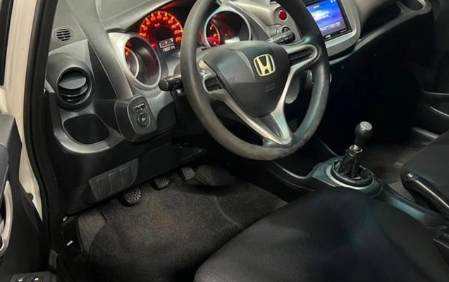 imagem-https://www.socarrao.com.br/sc-vehicle-images-prod/3062396/1785949564393-ODI3MDA3OV81X0JfZDA5N2I4MDYyMS5qcGVn.jpeg