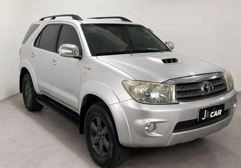 Toyota Hilux SW4 2011 Prata — foto 1 de 3