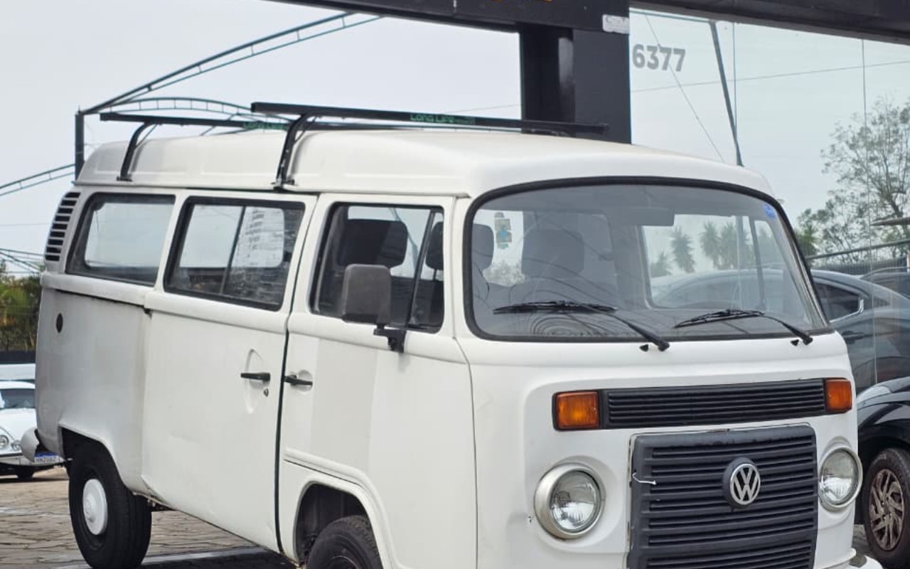 Volkswagen Kombi 2012 Branco — foto 1 de 3