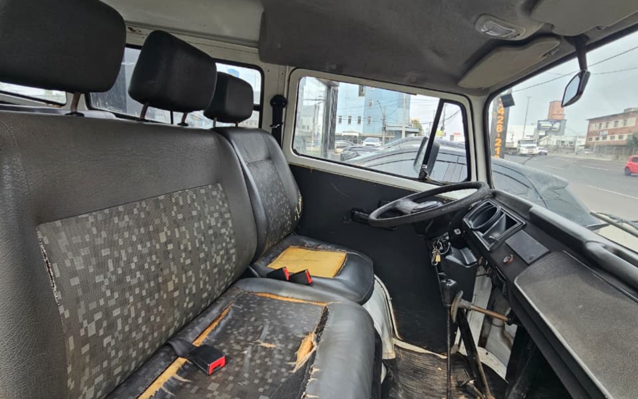 imagem-https://www.socarrao.com.br/sc-vehicle-images-prod/3063187/1785951520626-NDAyNGJhZmYtNzM0NS00ZjBhLWI3YWMtZDc2N2UwYTg4M2M4LmpwZw.jpg