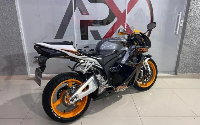 imagem-https://www.socarrao.com.br/sc-vehicle-images-prod/3063368/1787340430425-8195071_9_B_0e28d38a4a.jpeg