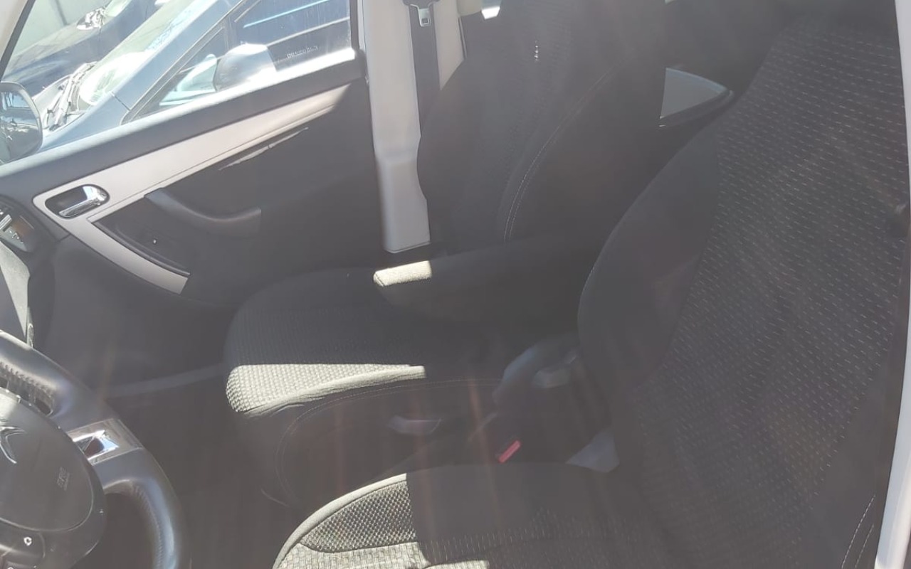 imagem-https://www.socarrao.com.br/sc-vehicle-images-prod/3063370/1785951935321-V2hhdHNBcHAgSW1hZ2UgMjAyNi0wNy0wOSBhdCAyMS4yMy4xNyAoMTYpLmpwZWc.jpeg