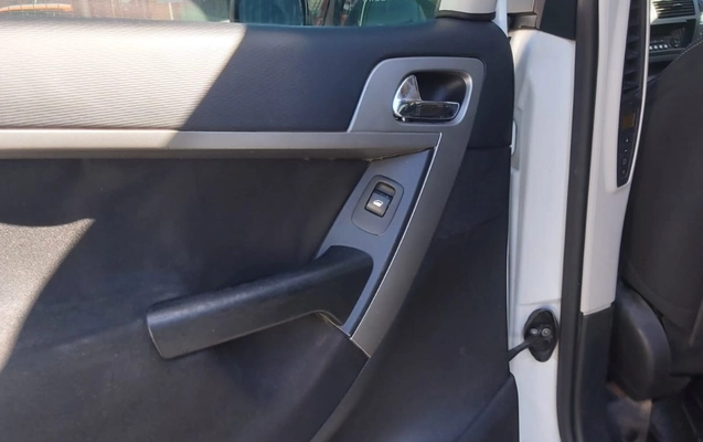 imagem-https://www.socarrao.com.br/sc-vehicle-images-prod/3063370/1785951935538-V2hhdHNBcHAgSW1hZ2UgMjAyNi0wNy0wOSBhdCAyMS4yMy4xNyAoOSkuanBlZw.jpeg