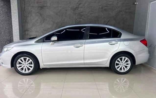 imagem-https://www.socarrao.com.br/sc-vehicle-images-prod/3063393/1787769678582-8302034_1_B_87710ff9b7.jpeg