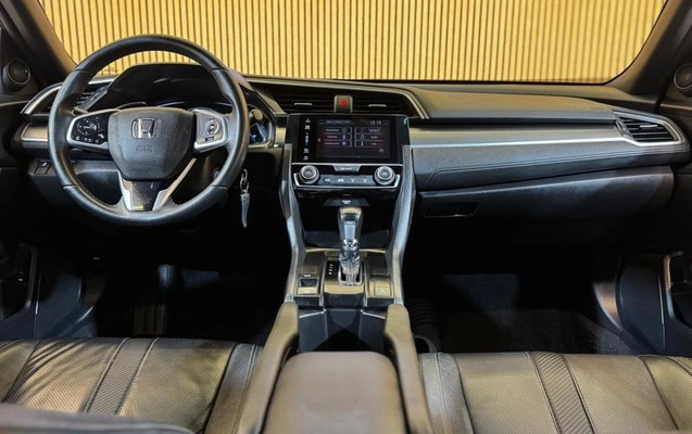 imagem-https://www.socarrao.com.br/sc-vehicle-images-prod/3063586/1786552516103-8279562_12_B_91f3673fc3.jpeg