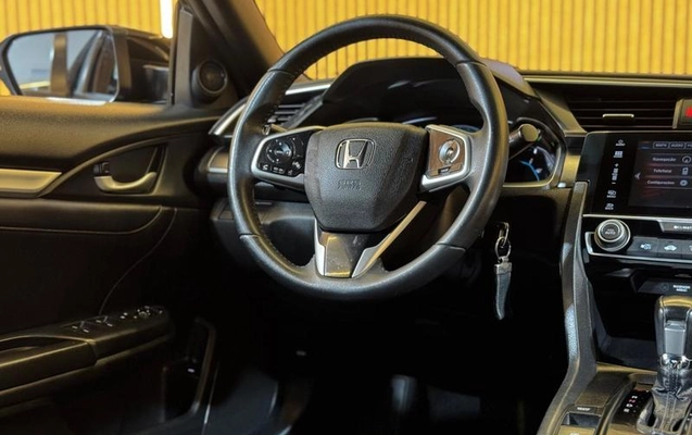 imagem-https://www.socarrao.com.br/sc-vehicle-images-prod/3063586/1786552516105-8279562_13_B_c085edb71f.jpeg