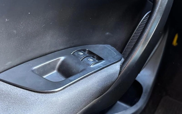 imagem-https://www.socarrao.com.br/sc-vehicle-images-prod/3063677/1789072558971-8332655_14_B_62ebc52d59.jpeg
