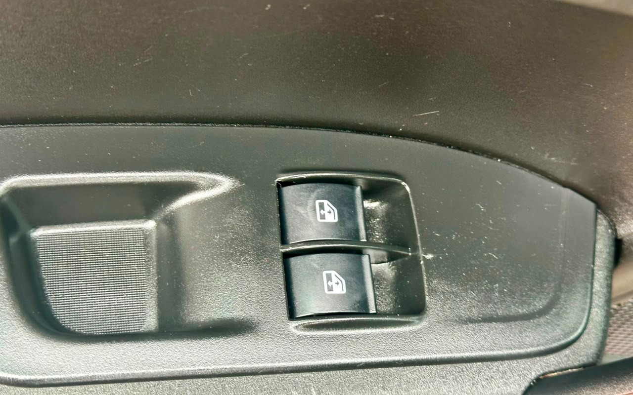 imagem-https://www.socarrao.com.br/sc-vehicle-images-prod/3064924/1785955870555-V2hhdHNBcHAgSW1hZ2UgMjAyNi0wOC0wNSBhdCAxMC4wNC4zOSAoMikuanBlZw.jpeg