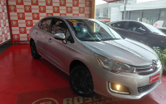 imagem-https://www.socarrao.com.br/sc-vehicle-images-prod/3064998/1785956030817-8207884_0_B_e067894c27.jpeg