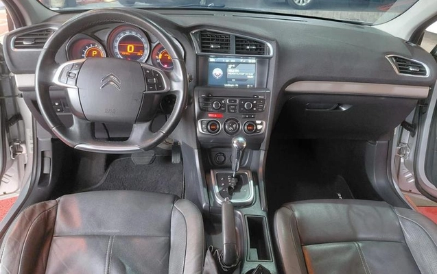 imagem-https://www.socarrao.com.br/sc-vehicle-images-prod/3064998/1785956030819-8207884_8_B_67a0029a67.jpeg