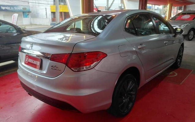 imagem-https://www.socarrao.com.br/sc-vehicle-images-prod/3064998/1785956030821-8207884_6_B_7810d0a505.jpeg